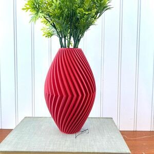 Modern Geometric Vase, The Soko Vase, Twisted Geometric Design, Sleek Minimalist